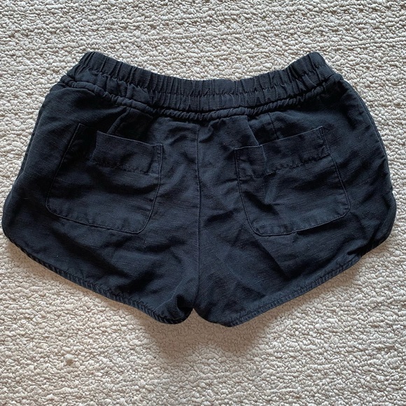 Aritzia Shorts - Picture 3 of 4